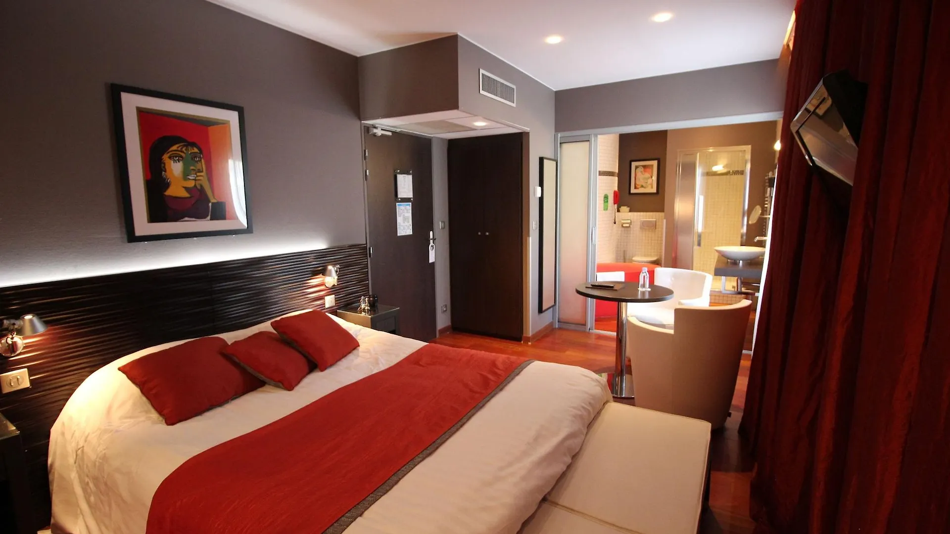 **** Hotel Hôtel Saint Christophe Aix-en-Provence France