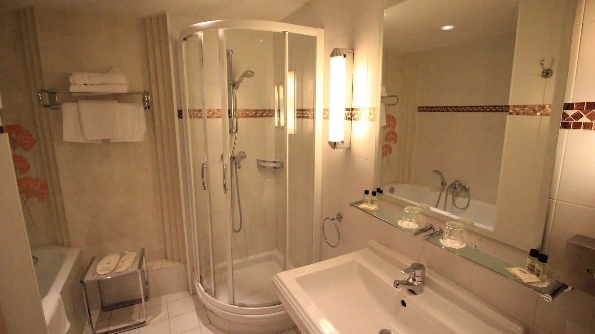 **** Hotel Hôtel Saint Christophe Aix-en-Provence France