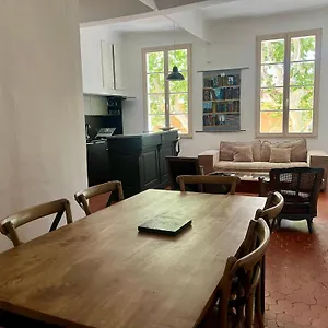 Appartement Beau 3 Pièces 83 M2 Au Coeur Du Centre Historique D'aix En Provence, Aix-en-Provence